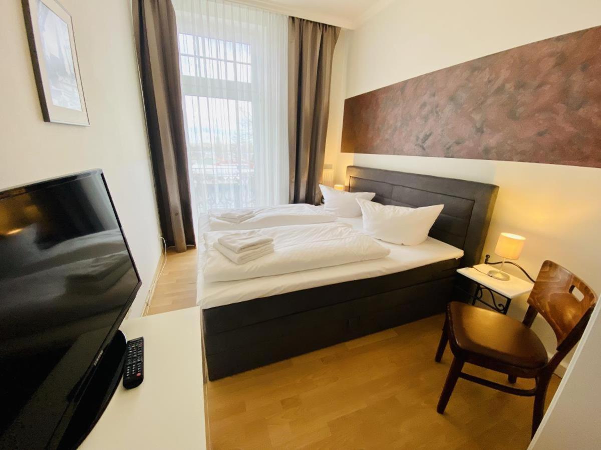Doppelzimmer Tresen, Direkt Am Alten Strom Rostock Exterior photo